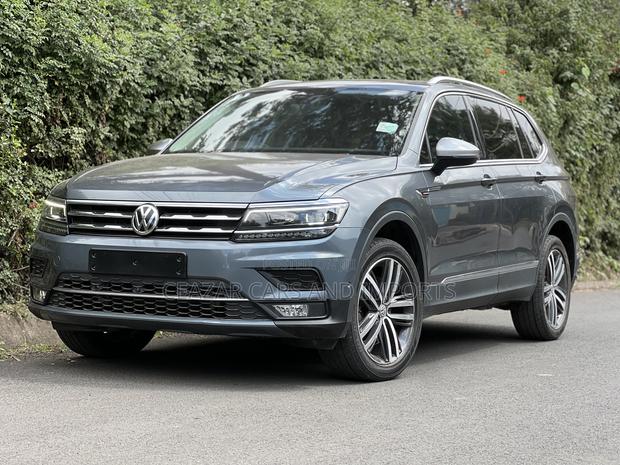 Volkswagen Tiguan 2.0T SEL Premium AWD 4MOTION 2019 Gray