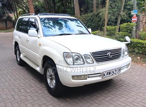 Lexus LX 470 AWD 2001 White