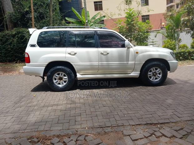 Lexus LX 470 AWD 2001 White