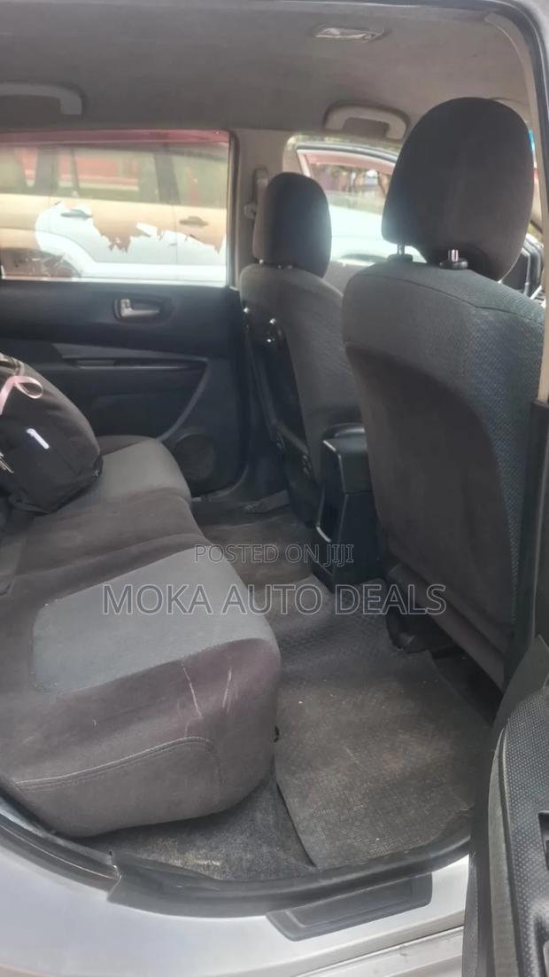 Nissan Wingroad 2009 Silver
