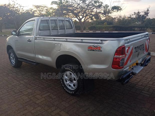 Toyota Hilux 2007 Beige