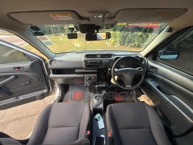 Toyota Probox 1.5 DX 2WD 2017 Silver