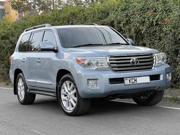 Toyota Land Cruiser 4.5 V8 VXR 2012 Blue