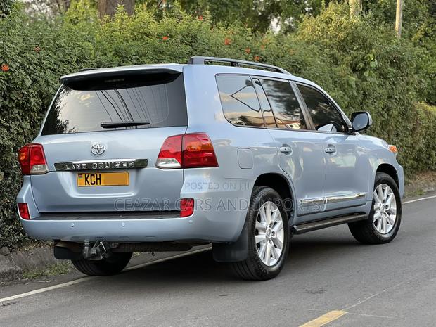 Toyota Land Cruiser 4.5 V8 VXR 2012 Blue