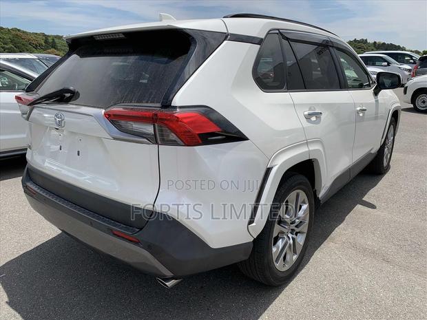 Toyota RAV4 2019 White