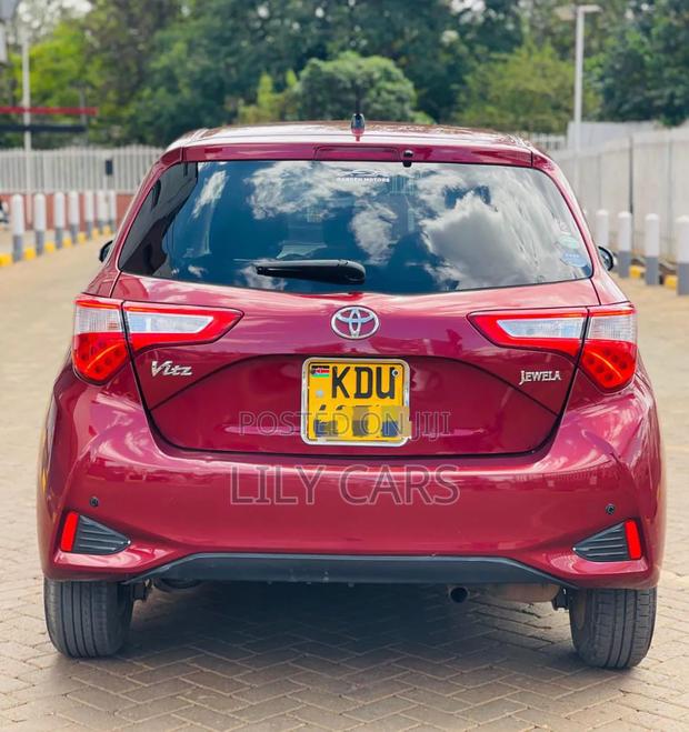 Toyota Vitz 2018 Maroon