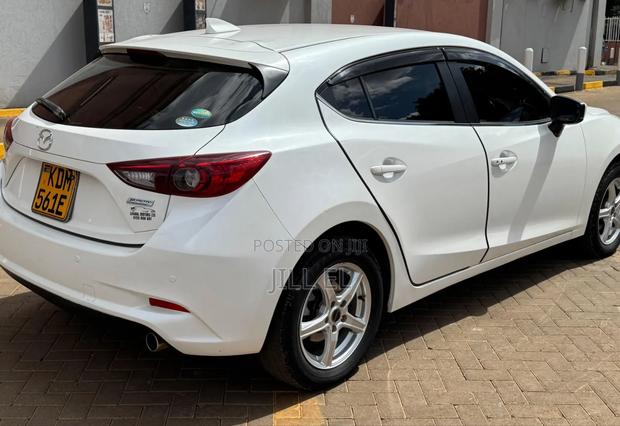 Mazda Axela 2017 White