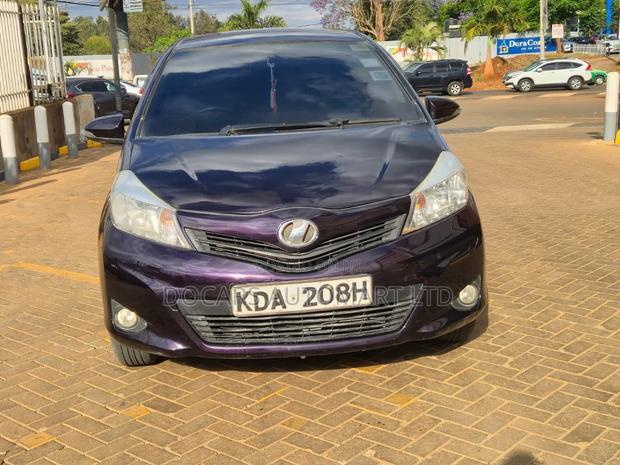 Toyota Vitz 1.3 FWD 5dr 2013 Purple