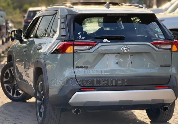 Toyota RAV4 Adventure 2019 Green