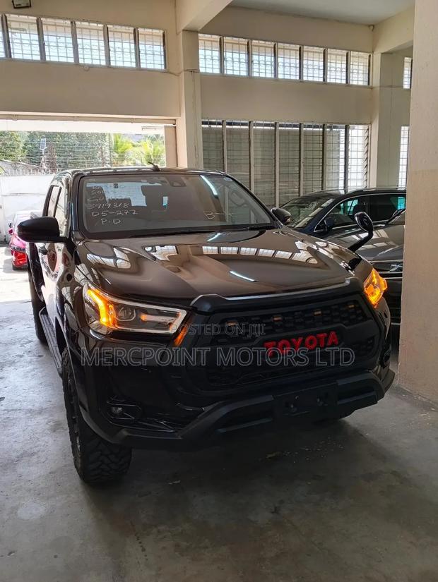Toyota Hilux 2020 Black