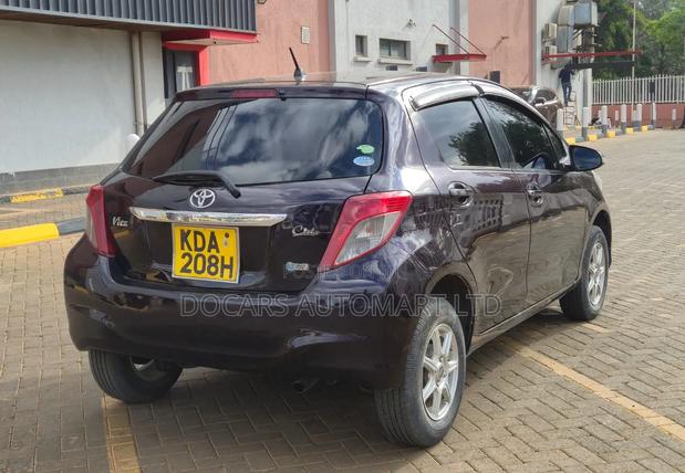 Toyota Vitz 1.3 FWD 5dr 2013 Purple