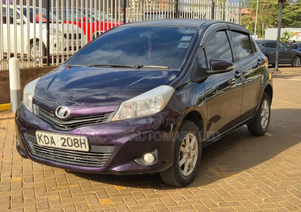 Toyota Vitz 1.3 FWD 5dr 2013 Purple