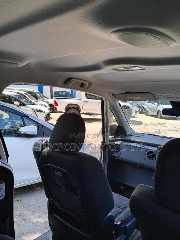 Toyota Porte 2019 Off white