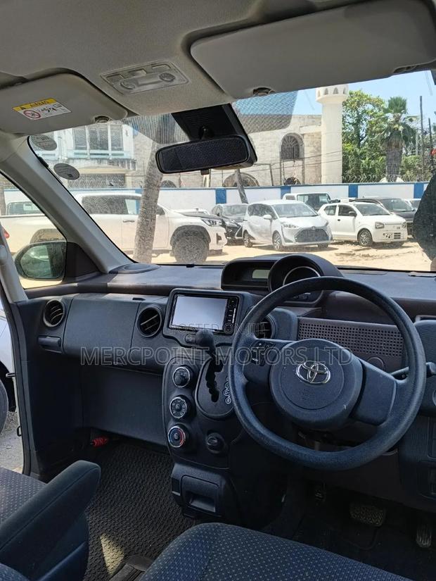 Toyota Porte 2019 Off white
