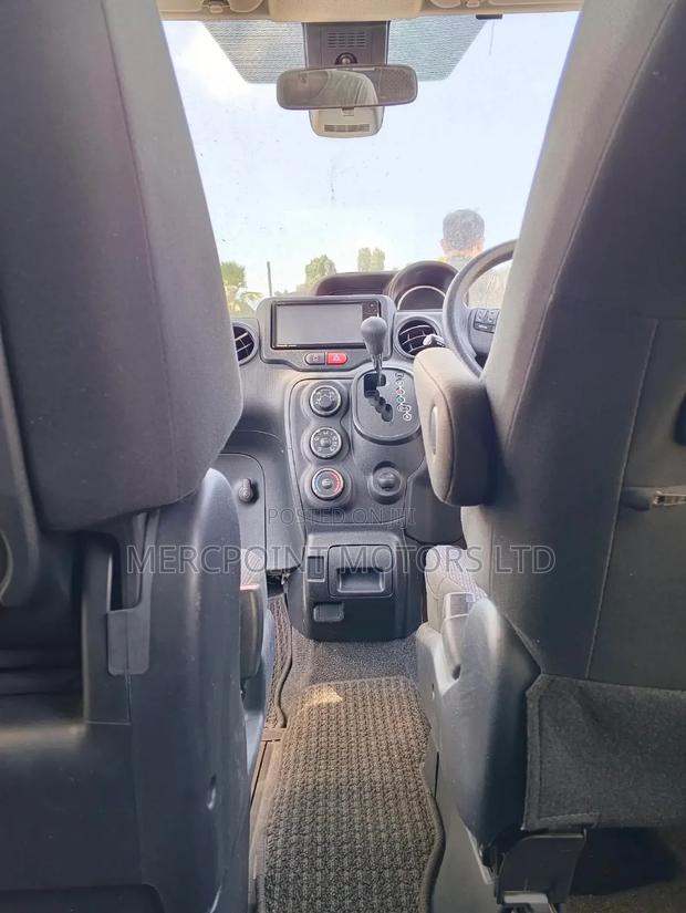 Toyota Porte 2019 Off white