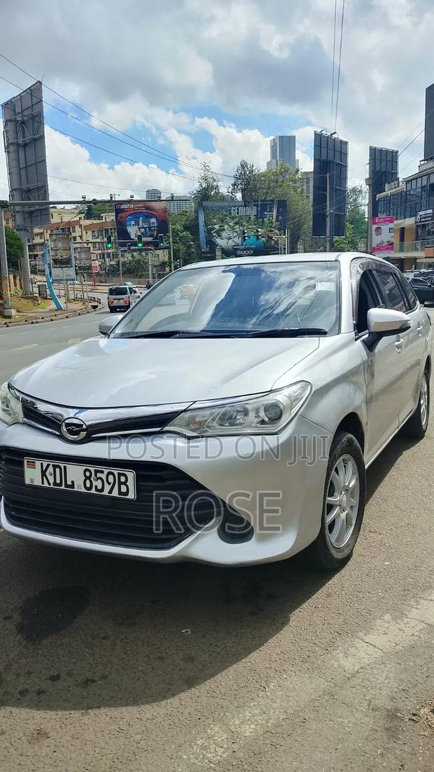 Toyota Corolla Fielder 2015 Silver