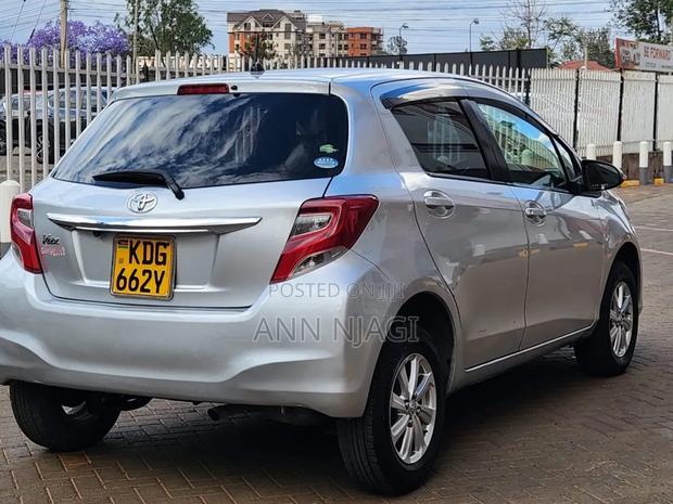 Toyota Vitz 2015 Silver