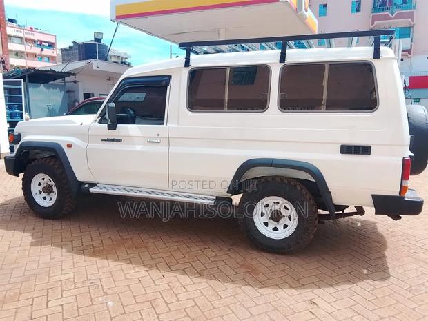 Toyota Land Cruiser 2006 White