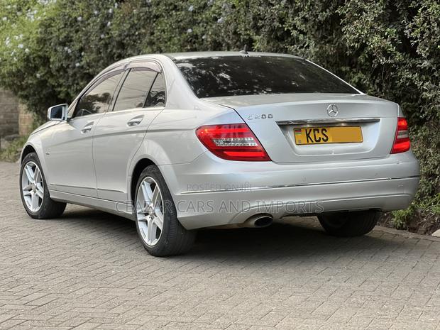 Mercedes-Benz C200 2011 Silver