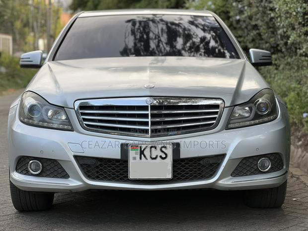 Mercedes-Benz C200 2011 Silver