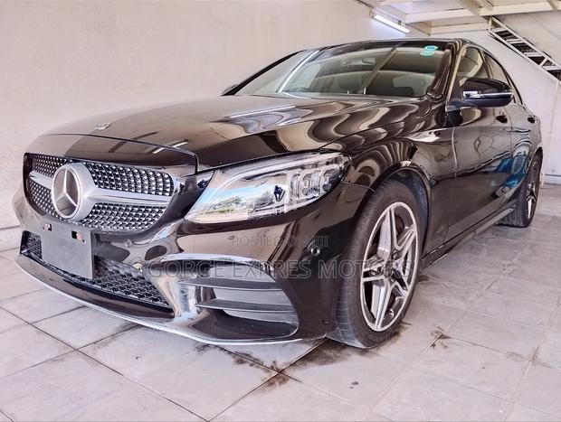 Mercedes-Benz C200 2020 Matt Black