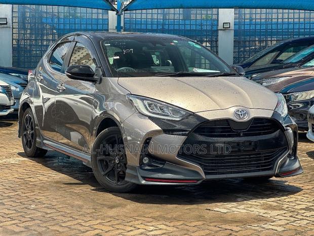 Toyota Yaris 2021 Gray