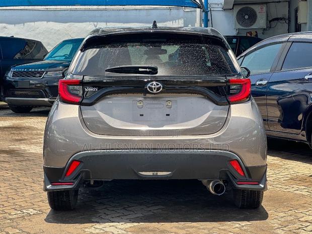 Toyota Yaris 2021 Gray