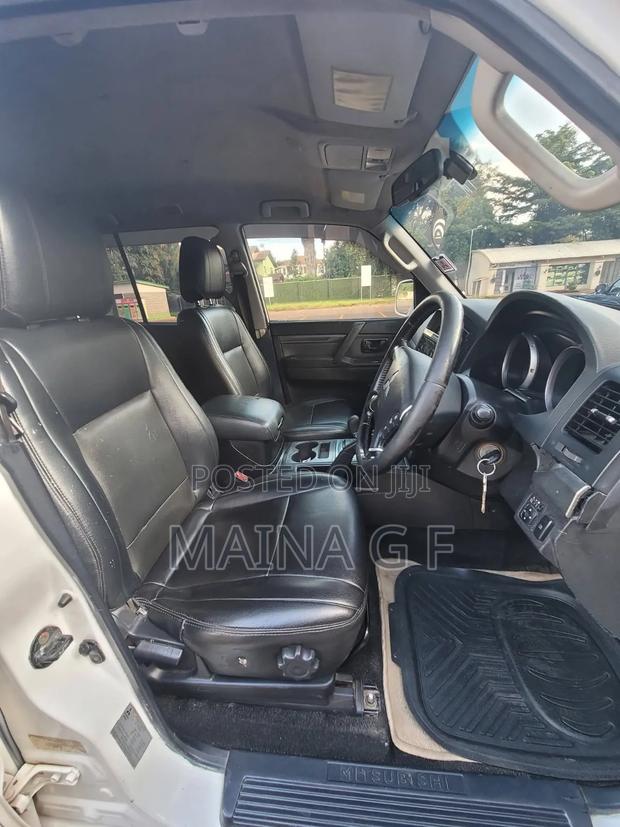 Mitsubishi Pajero 3.2 Di-Dc GLS 2011 White