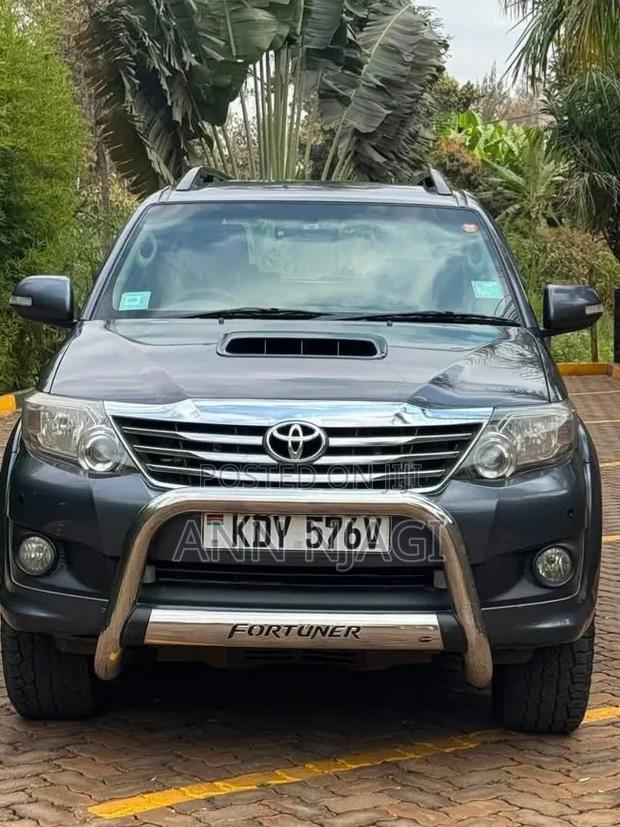 Toyota Fortuner 2013 Blue