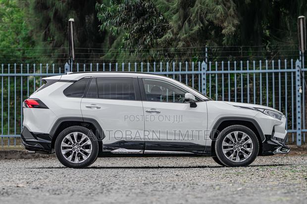 Toyota RAV4 2019 Pearl