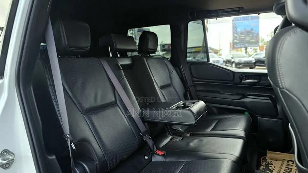Toyota Land Cruiser Prado 2025 White