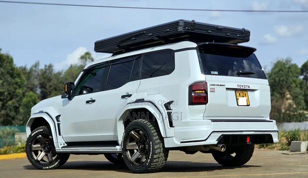 Toyota Land Cruiser Prado 2025 White