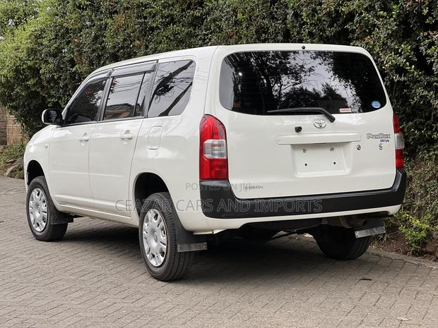Toyota Probox 1.5 DX Comfort 4WD 2020 White