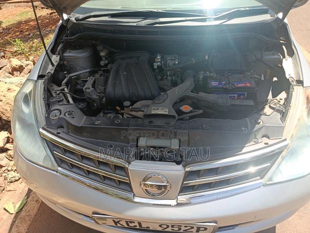 Nissan Tiida 2010 Silver