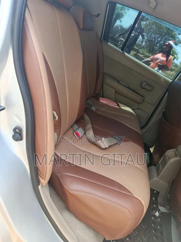 Nissan Tiida 2010 Silver