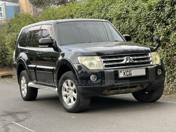 Mitsubishi Pajero 3.2 DI-D Elegance Automatic 2008 Black