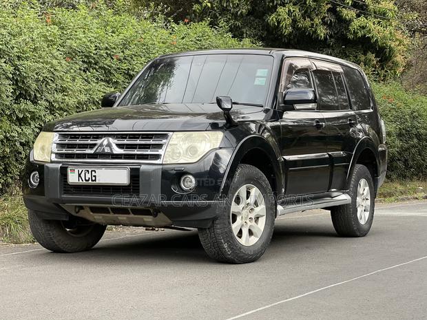 Mitsubishi Pajero 3.2 DI-D Elegance Automatic 2008 Black