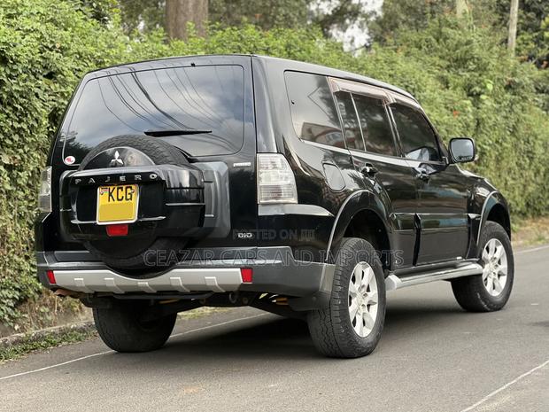 Mitsubishi Pajero 3.2 DI-D Elegance Automatic 2008 Black