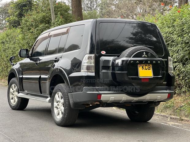 Mitsubishi Pajero 3.2 DI-D Elegance Automatic 2008 Black