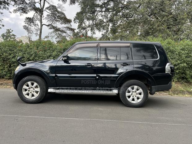 Mitsubishi Pajero 3.2 DI-D Elegance Automatic 2008 Black