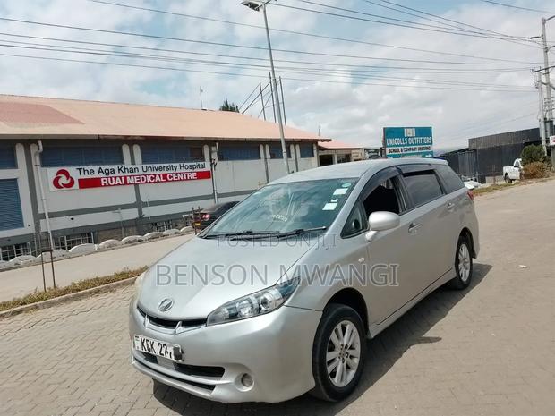 Toyota Wish 2010 Silver