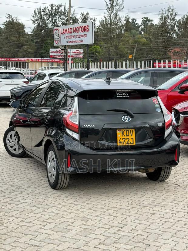 Toyota Aqua 2018 Black