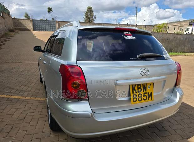Toyota Avensis 2006 Silver