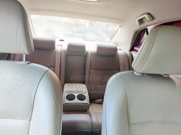 Toyota Premio 2013 Gold