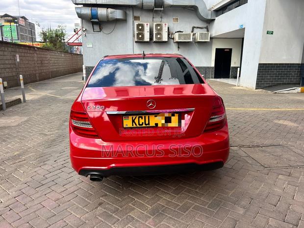 Mercedes-Benz C200 2012 Red