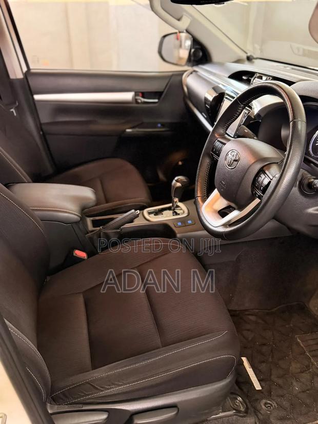 Toyota Hilux 2020 White