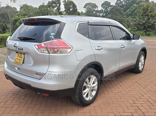 Nissan X-Trail 2016 Silver