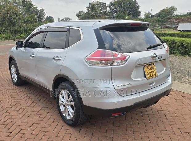 Nissan X-Trail 2016 Silver