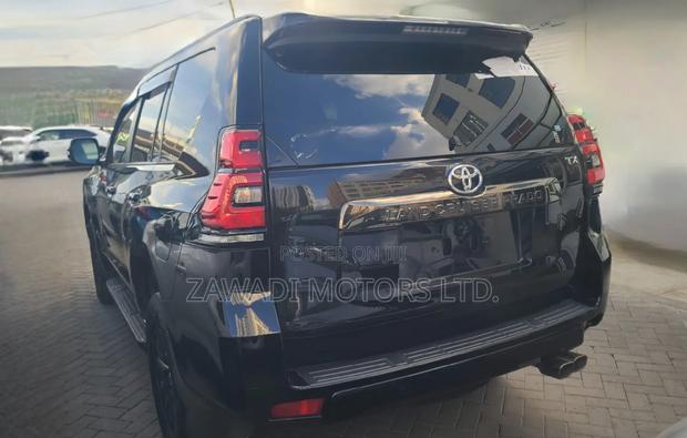 Toyota Land Cruiser Prado 2.8 2020 Black