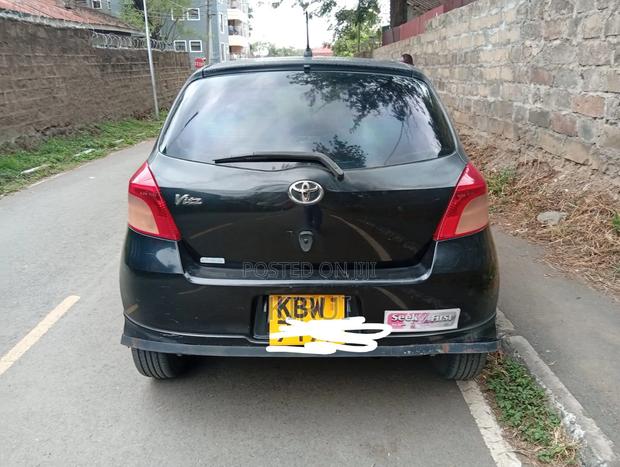 Toyota Vitz 2009 Black